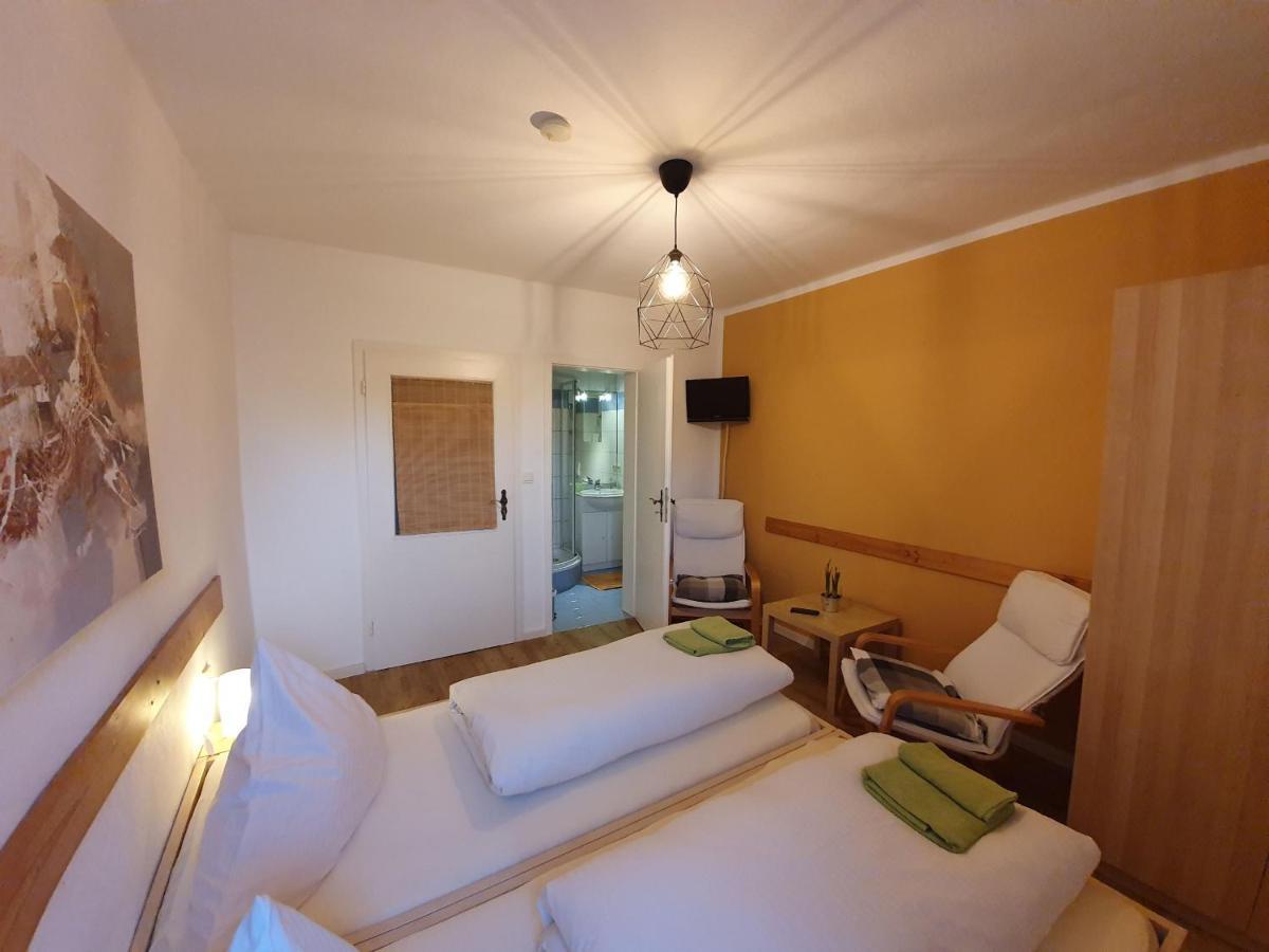 Pension Schuetze Daasdorf am Berge Екстер'єр фото