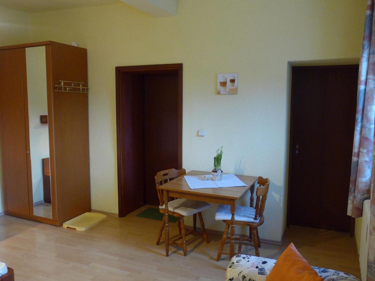 Pension Schuetze Daasdorf am Berge Екстер'єр фото