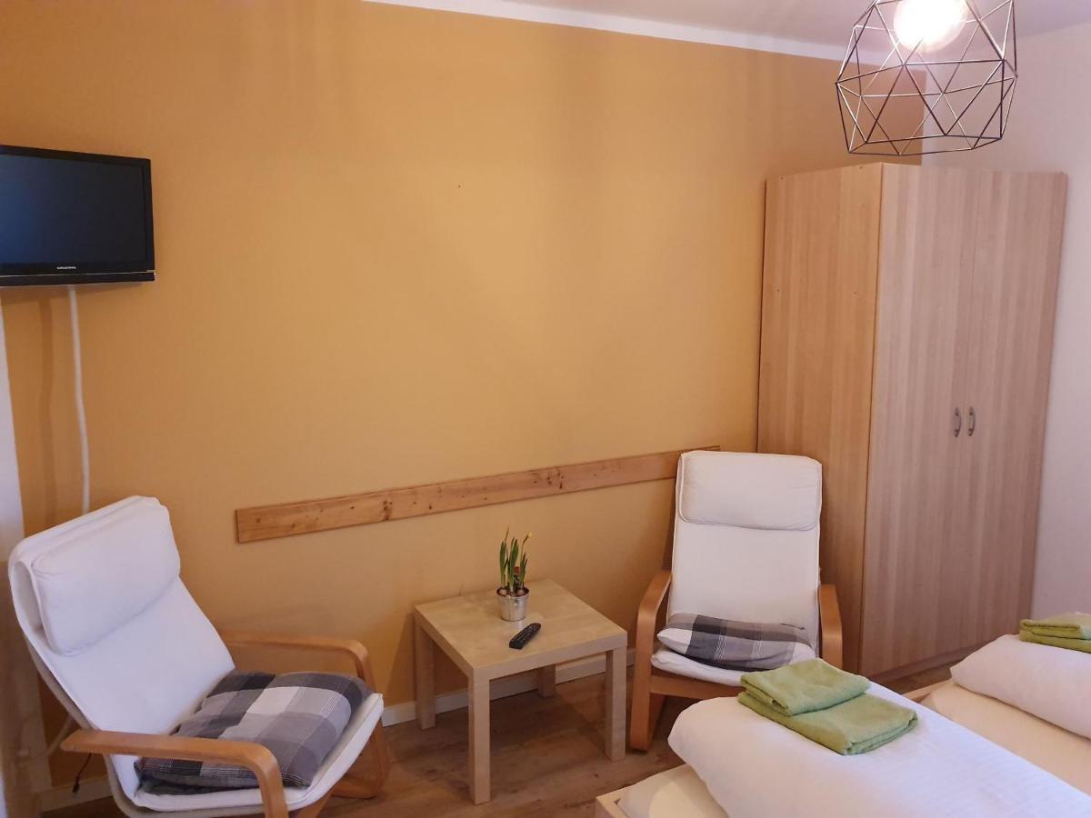 Pension Schuetze Daasdorf am Berge Екстер'єр фото